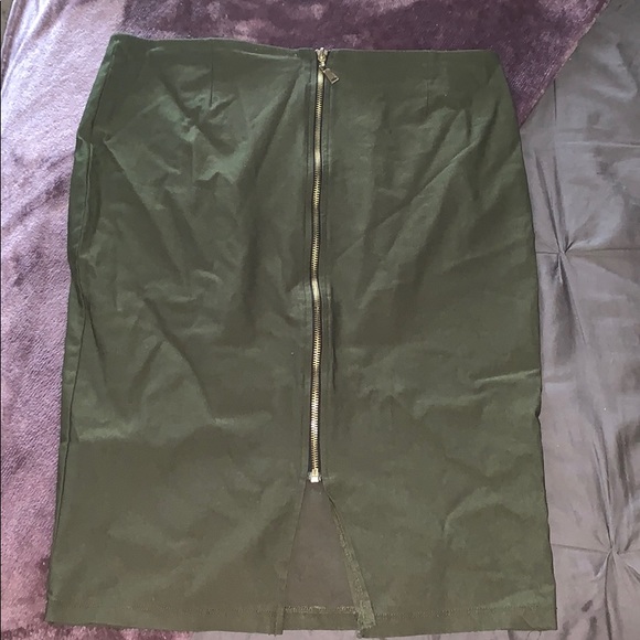 Skirt and top set - Picture 2 of 3